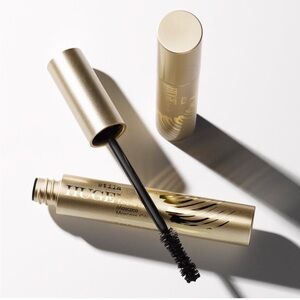 Stila Huge Lash Extreme Mascara Black BNIB